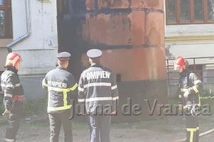 De la ce a izbucnit incendiul de la fosta Prefectură Putna