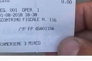 Notă de plată record pentru două ape şi două espresso. Explicaţia cafenelei