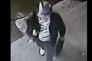 Cum se fură din maşini la Piaţa Centrală