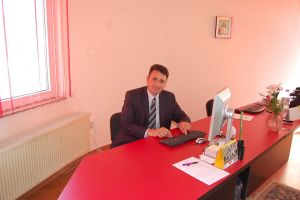 Primarul Doru Diaconu îmbunătăţeşte instalaţia de iluminat public din comuna Roşiile