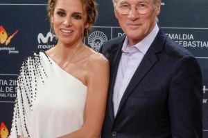 Vârsta nu contează şi ne-o demonstrează Richard Gere care, la aproape 70 de ani, se pregăteşte să devină TATĂ