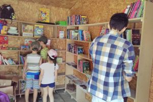 „Biblioteca estivală” s-a deschis la Ștrandul Neptun