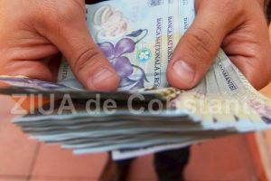 Se poate si asa!: O banca trebuie sa-i dea bani unui constantean. Cat ar putea sa incaseze cetateanul