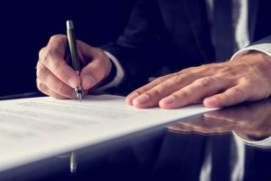 Credite luate cu acte false: instanţa consideră că nu este înşelăciune