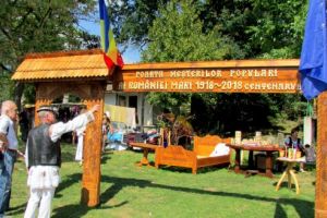 Poarta Centenarului adusă de Petruţ Chirteş la „Târgul Băilor”