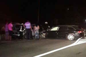 Beată la volanul unui Audi A4, o şoferiţă a provocat un accident şi a făcut show în faţa poliţiştilor (VIDEO)