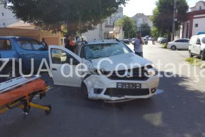 Imagini de la eveniment. Constanta. Patru masini implicate intr-un accident rutier la intersectia strazilor Bucovinei cu Dumbrava Rosie. Doua victime  