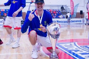 Laci Lazar va continua şi în sezonul următor la echipa de baschet CSM CSU Oradea