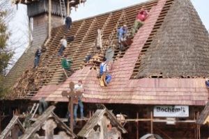 REMEMBER: Biserica de lemn de la Breb (1642), readusa la viata de Printul Charles si o mana de voluntari