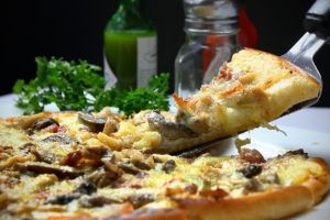 Pizza Hut din Coreea de Sud testeaza un chelner robot pentru a servi pizza