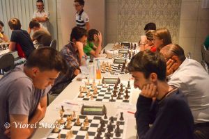 Partide spectaculoase la Festivalul Internaţional de Șah Arad 2018, urmate de openul de blitz