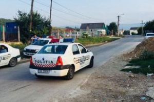 Razie de amploare la Pata Rât. Mai multe persoane au ajuns la secţia de poliţie FOTO