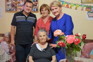 FOTO. EMOȚIONANT. Povestea Ileanei Ștuţ, cel mai vechi locatar de pe Horea 6. Începe o viaţă nouă