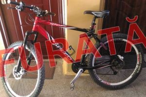 Bicicleta furata din zona Girocului, desi era legata, iar blocul avea interfon