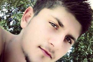 VIDEO – A murit înecat sub privirile prietenilor. Unul îl filma cu moare… (Imagini cu impact emoţional)