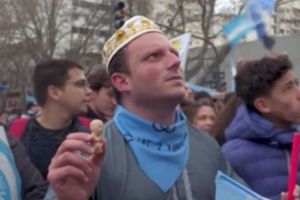 Proiect de lege important respins de Senat. Lumea a ieşit deja în stradă