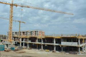 Dezbatere publică: Primăria Oradea va introduce utilităţile în blocurile noi, luând la schimb parcările