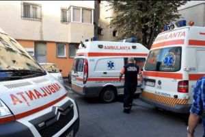EXPLOZIE PUTERNICĂ într-un bloc din Bucureşti. Două persoane se aflau în imobil. Pompierii acţionează DE URGENȚĂ