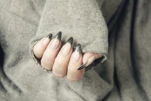 Pericolul uriaş la care te expui dacă îţi faci unghiile cu gel sau cu acril