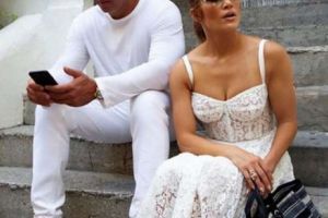Jennifer Lopez şi Alex Rodriguez, în prima vacanţă romantică la Napoli: Am evadat! Foto  în articol
