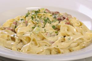 Paste Primavera cu pui