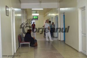 Părintele, care însoţeşte copilul aflat la tratament în străinătate, beneficiază de concediu medical la întoarcerea în ţară