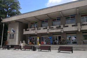 Daniel Cadariu atrage atenţia asupra stării avansate de degradare a caselor de cultură a ...