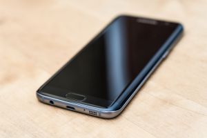Samsung Galaxy S7, vulnerabil din cauza unei brese de securitate