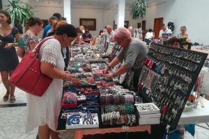 La Muzeul de Arta din Constanta: Expozitie de minerale cu mesaj umanitar: Pretuiti planeta pentru frumusetile pe care le ofera! (galerie foto)