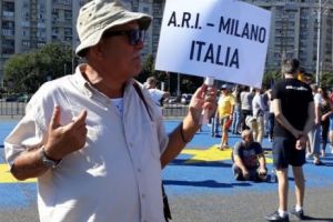 Reportaj de MITING cu expaţi din Vaslui şi Făgăraş. Un debut cam fâsâit