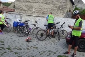 Bibliotecarii îşi u(r)nesc bicicletele din nou