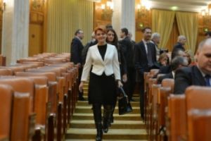 CIFRE OFICIALE - Suma URIASĂ alocată pentru creşterea pensiilor