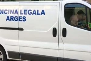 Mort pe scara blocului