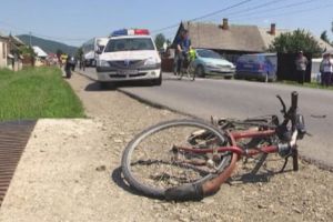 Biciclist lovit de un şofer băut, la Ştefăneşti
