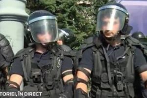 Jandarmii au folosit gaze lacrimogere împotriva protestatarilor din Bucureşti - VIDEO