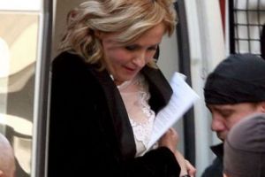 Judecătoarea care a primit 150.000 de euro pentru a-l elibera pe Dinel Staicu, a fost dată afară din magistratură