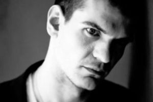 MITING DIASPORĂ: Tudor Chirilă a ajuns în piaţă. Mesajul său de pe Facebook e bruiat 