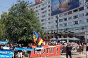 MITING DIASPORA: Protest la 5 luni. „Vreau să vin acasă, dar Guvernul nu mă lasă” 