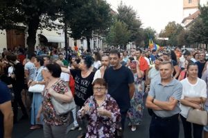 Sute de bistriţeni, alături de diaspora: S-a ajuns la capătul răbdării. Puterea trebuie să plece!