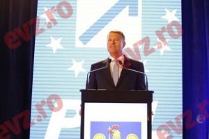 Recţie EXTREM de DURĂ la adresa PREŞEDINTELUI : Postarea lui Iohannis confirmă că  vrea sa dea foc României. Omul acesta nu se va dă în spate de la NIMIC pentru a-şi promova agenda politica care e vădit anti-românească