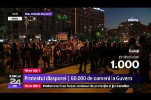 Imaginea emblematică a Mitingului Diasporei din Bucureşti înecat cu tunuri cu apă şi gaze lacrimogene