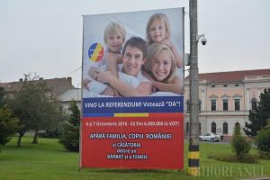 Definitiv: Panourile pentru promovarea referendumului sunt ilegale. BEC a dat dreptate USR Bihor în disputa cu Coaliţia pentru Familie