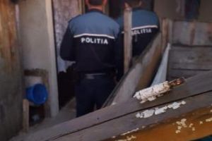 Razie de amploare la Pata Rât. Trei persoane au fost duse la secţie FOTO