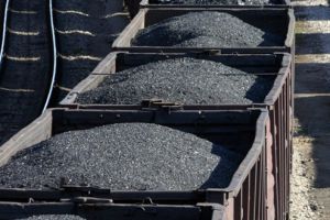 Paradox tipic românesc: CEH importă cărbune pentru termocentrala care stă pe huilă