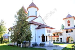 Hoţii au dat spargerea la Mănăstirea Viforâta