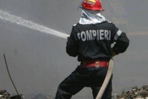 VIDEO Incendiu violent la o bucătărie de vară din localitatea Slobozia Conachi