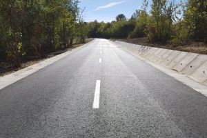 CJ Gorj a finalizat lucrările de consolidare a terasamentului pe DJ 675 A Bustuchin