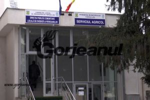 La Târgu-Jiu – Referendumul prelungeşte programul de eliberare al buletinelor