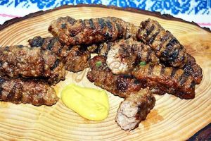 Reţeta de mici pe care o făceau bunicii Duminica – absolut deliciosi
