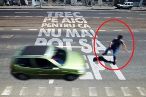 Se expun la riscuri inutile! Zeci de pietoni amendaţi de poliţiştii sătmăreni